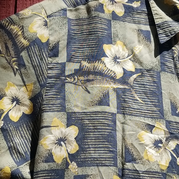 Vintage Hibiscus and Marlin Fishing Button Down - Picture 4 of 11